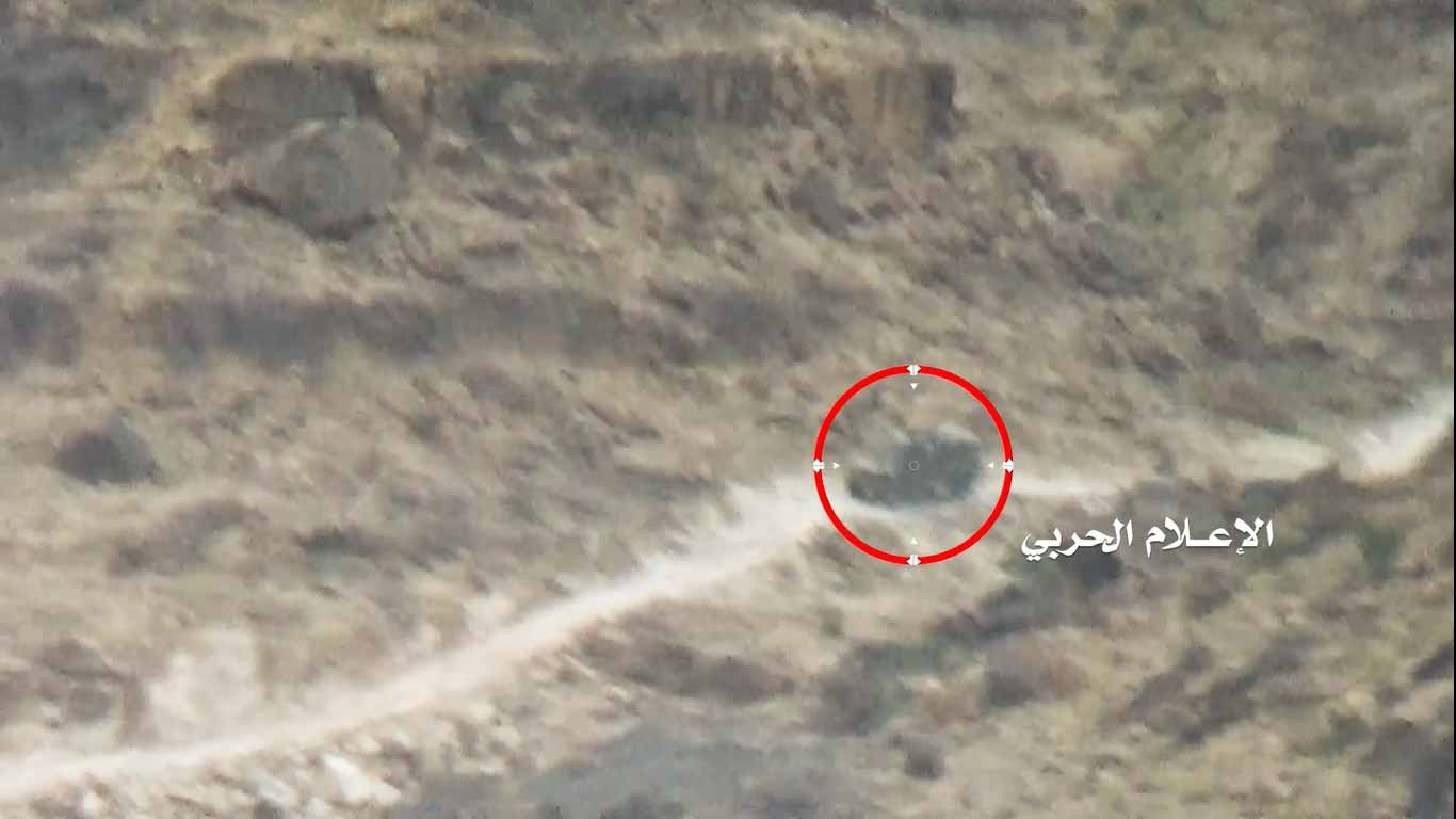 عسير – مشاهد استهداف مدرعة سعودية بصاروخ موجه في مجازه الغربيه