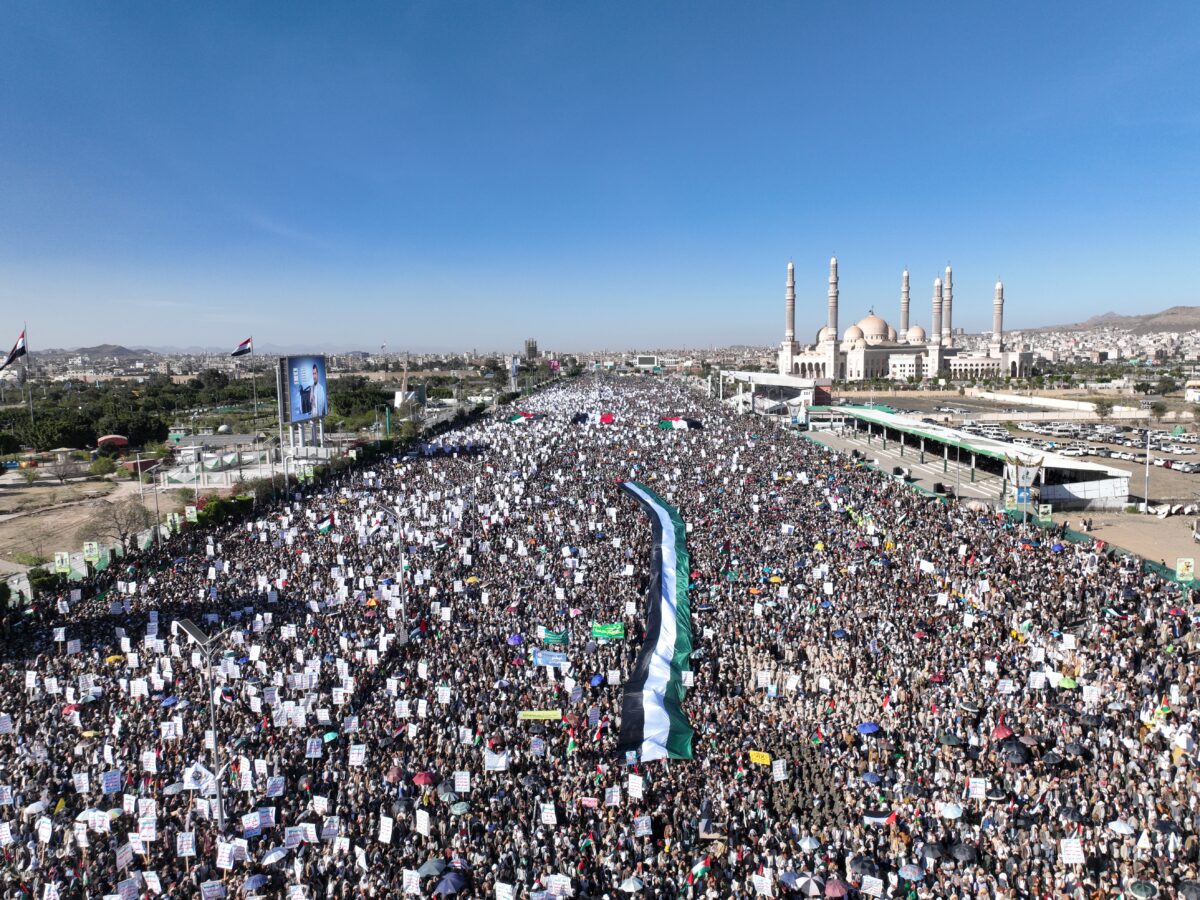 في الأسبوع الـ20 طوفان يمني مليوني يُلبي دعوة القائد ويستجيب لنداء الأقصى في مسيرة “مسارنا مع